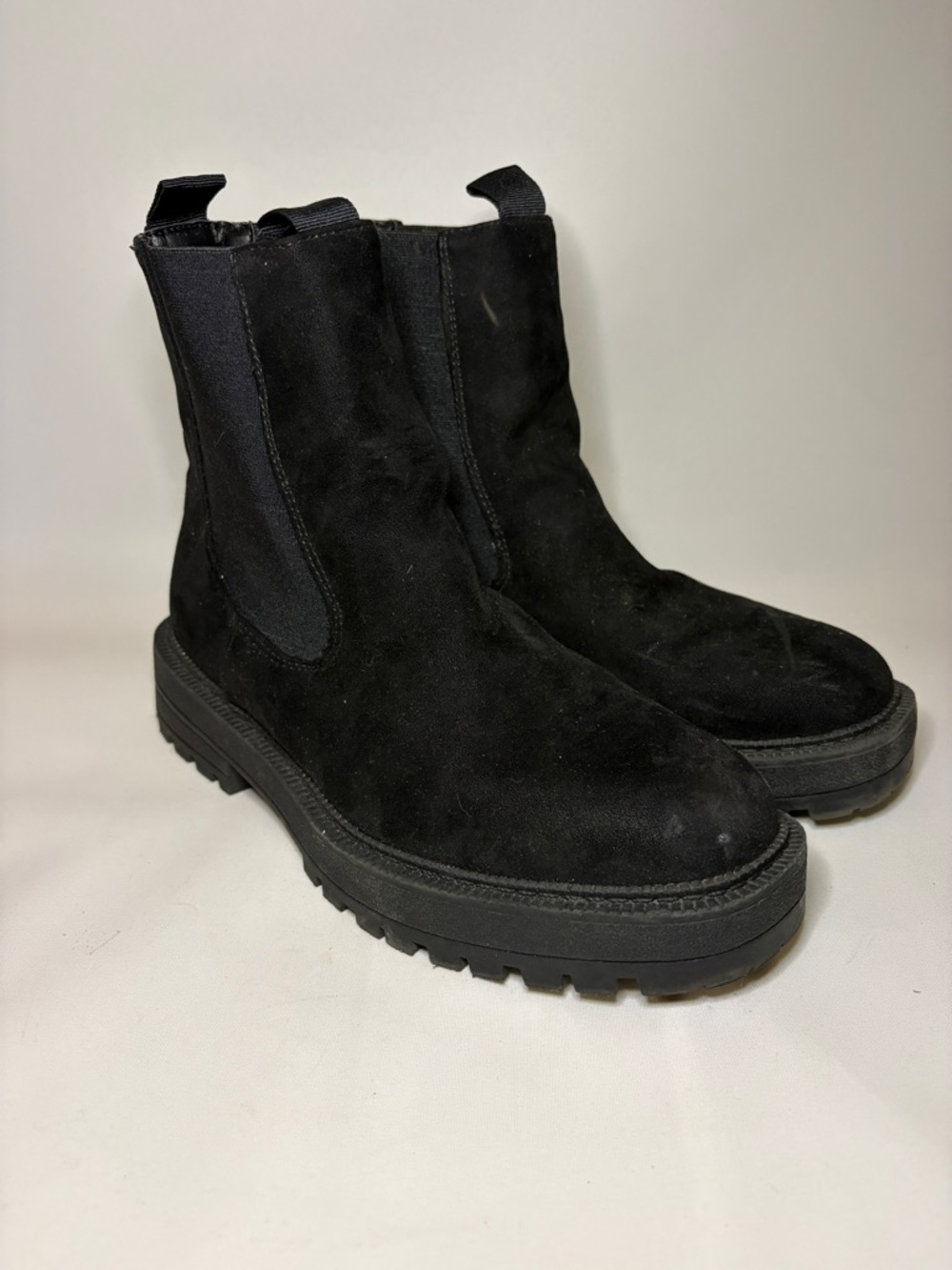 Sincerly Jules Black Suede Lug Chelsea Boots Size 8